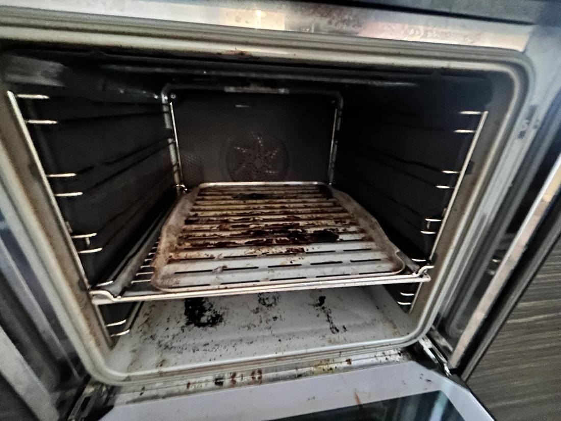 Oven interior before cleaning