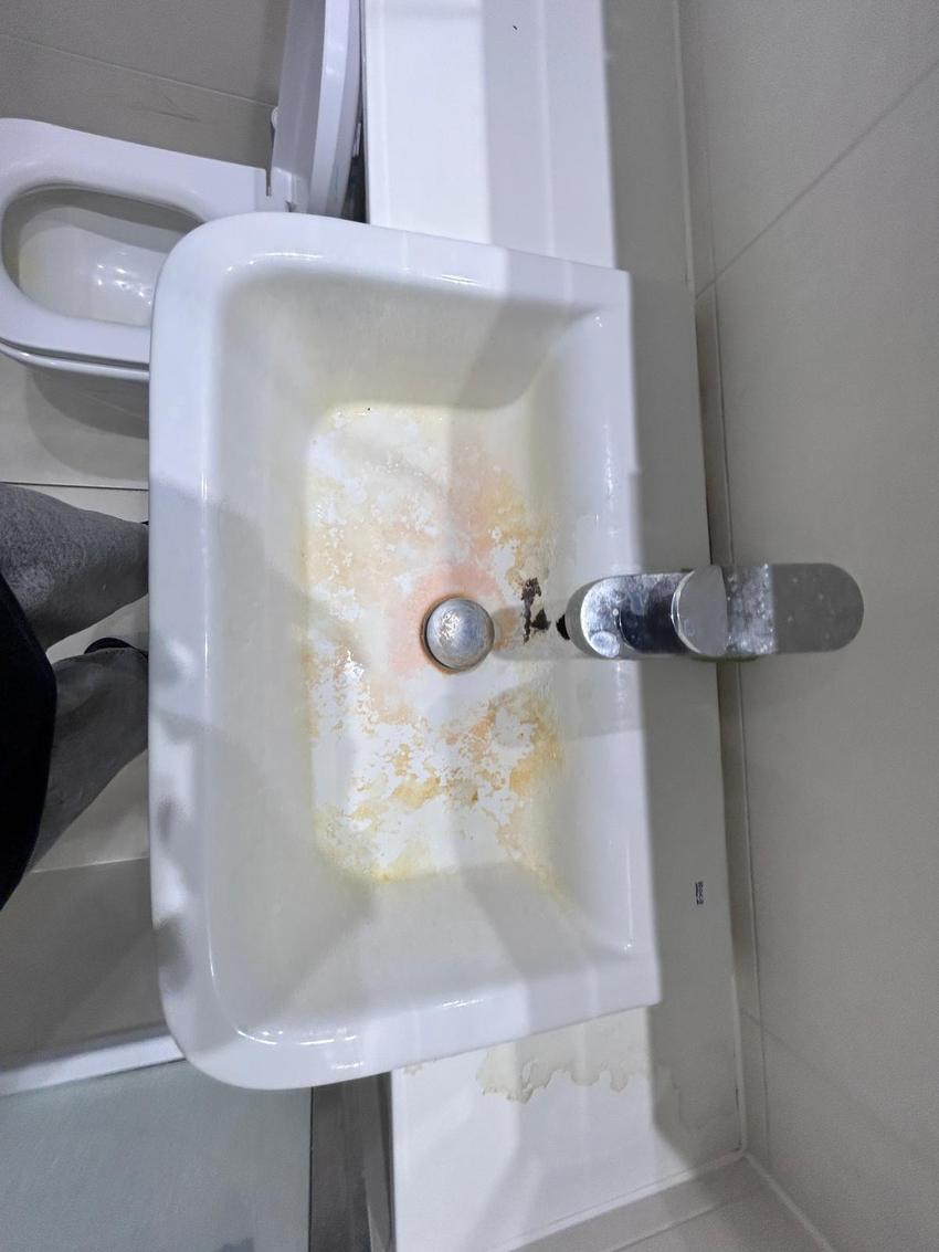 Bathroom sink before cleaning